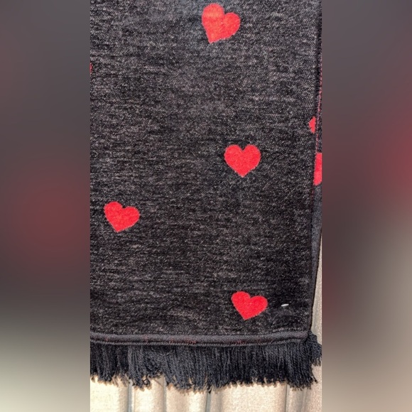 NWT Portco Living Home Collection Black & Red Hearts Soft Throw/Blanket 50x60 - Picture 3 of 4